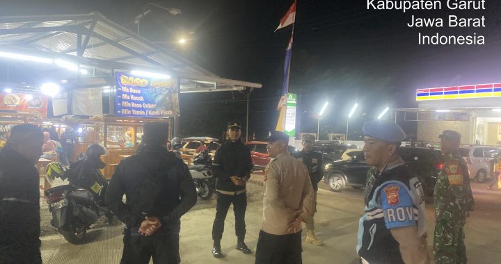 Antisipasi Kerawanan Malam Minggu, Kapolsek Tarogong Kaler Pimpin Patroli KRYD Malam Minggu