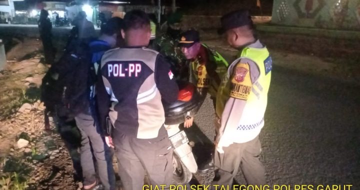 Kapolsek Talegong Pimpin Patroli KRYD Malam Gabungan Pastikan Sitkamtibmas Akhir Pekan Kondusif