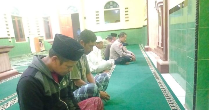 Bhabinkamtibmas Jaga Komunikasi Di Masjid