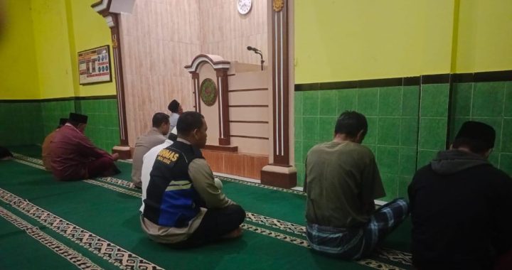 Rutinitas Bhabinkamtibmas Di Masjid