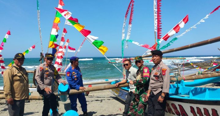 Polsek Pakenjeng Melaksanakan Silaturahmi Kamtibmas