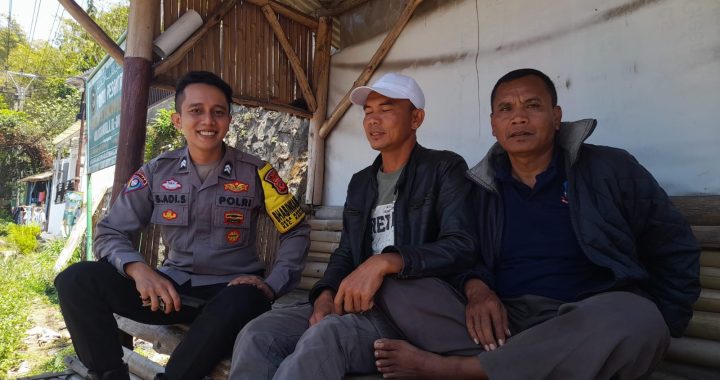 Bhabinkamtibmas Desa.Karangmulya Polsek Kadungora  *NGGARIUNG KAMTIBMAS* bersama warga Masyarakat mempererat tali Silaturahmi.