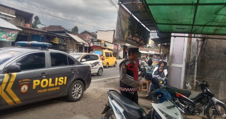 Hadir Ditengah Masyarakat Polsek Cisurupan Melaksanakan Giat Sambang