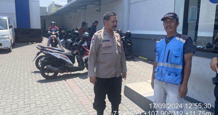 Aiptu Suyatman Bhabinkamtibmas Polsek Garut Kota Lakukan Pembinaan Terhadap Petugas Parkir