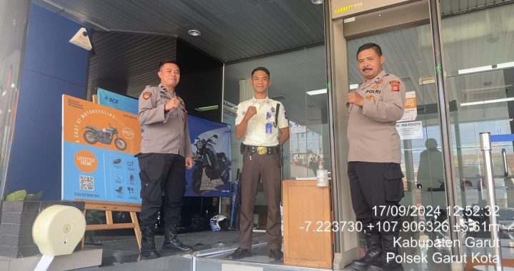 Patroli Samapta Polsek Garut Kota Sambangi Bank BCA