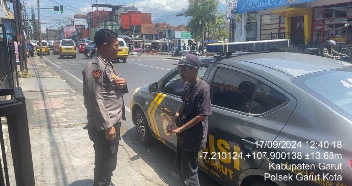 Anggota Samapta Polsek Garut Kota Lakukan Pembinaan Terhadap Pengamen Jalanan