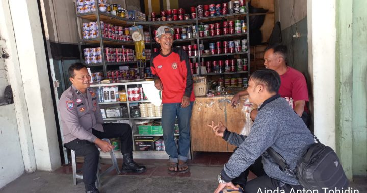 Bhabinkamtibmas Desa.Kadungora Polsek Kadungora Silahturahmi bersama Warga sampaikan Pesan-pesan Kamtibmas.