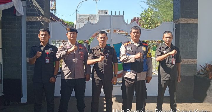 Unit Patroli Samapta Polsek Garut Kota Lakukan Pembinaan Kamtibmas Terhadap Petugas Keamanan Pendopo