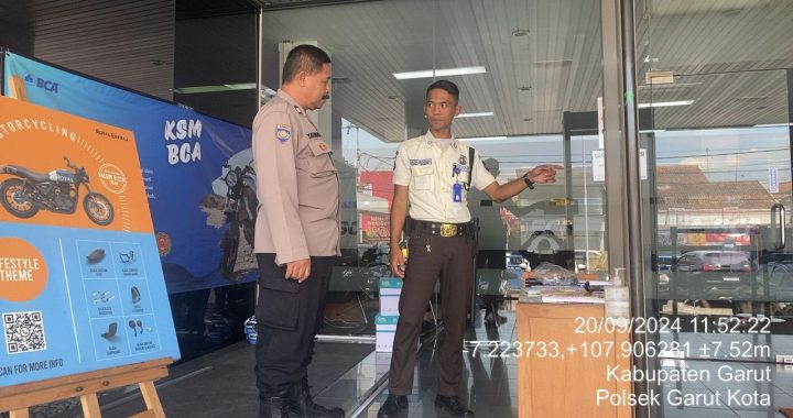 Anggota Polsek Garut Kota Lakukan Pembinaan Terhadap Petugas Keamanan Bank BCA