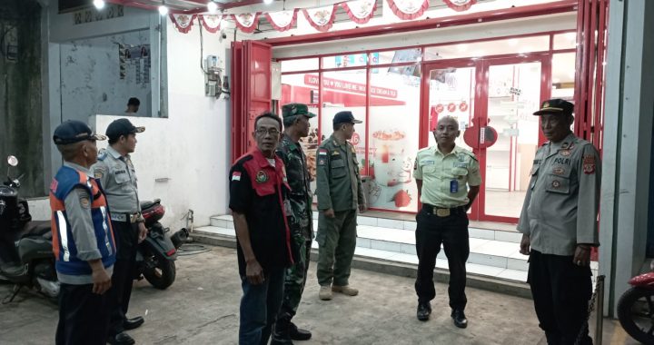 Polsek Pameungpeuk Gelar KRYD Gabungan Berikan Rasa Nyaman Di Malam Akhir Pekan