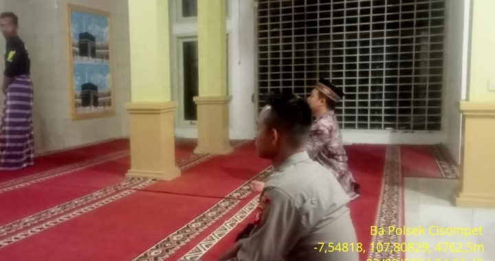 Giat Safari Shalat Subuh Berjamaah & Himbauan Kamtibmas Polsek Cisompet-Polres Garut