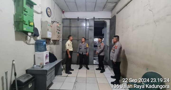 KA SPKT Kolaborasi Unit Bhabinkamtibmas dan Unit Samapta  Polsek Kadungora melaksanakan Patroli Dialogis Sampaikan Pesan-pesan Kamtibmas kepada Security Bank BNI Unit Kadungora