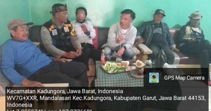 Bhabinkamtibmas Desa.Mandalasari Polsek Kadungora Silahturahmi bersama Warga sampaikan Pesan-pesan Kamtibmas.