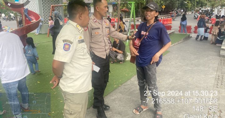 Panit Samapta Polsek Garut Kota Aiptu Gunawan Lakukan Pembinaan Terhadap Pengamen Jalanan