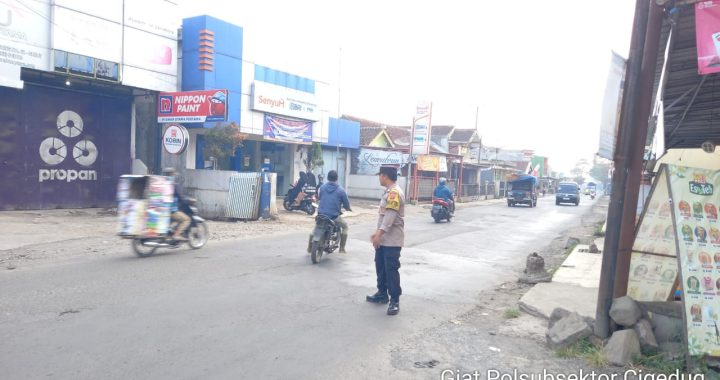 ANTISIPASI KEMACETAN DAN KECELAKAAN, POLSEK BAYONGBONG GIAT GATUR RAWAN PAGI