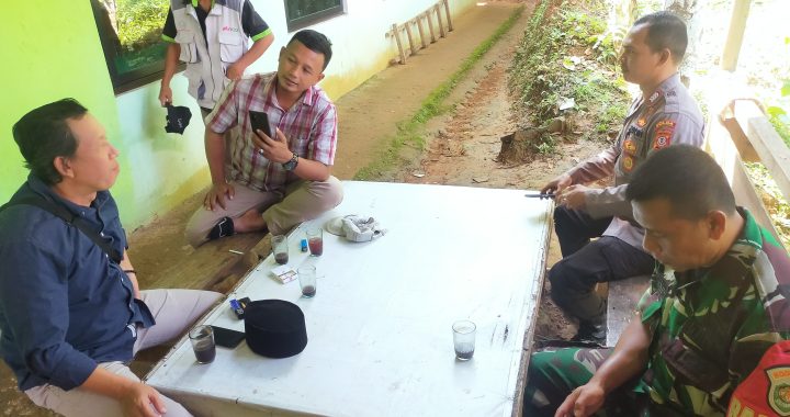 Polsek banjarwangi laksanakan patroli jelang siang hari