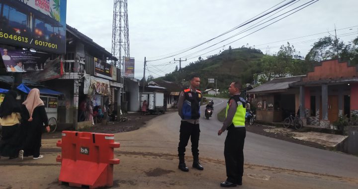 Polsek banjarwangi laksanakan patroli sore hari