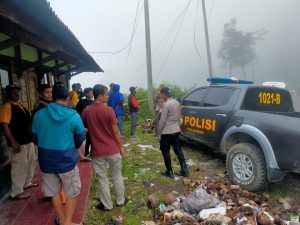 Polsek banjarwangi melaksanakan patroli sore