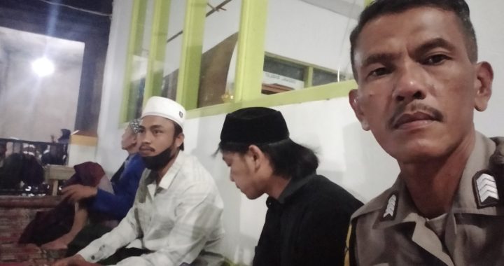 Bhabinkamtibmas sambang rw