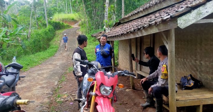 Polsek banjarwangi melaksanakan patroli sore hari