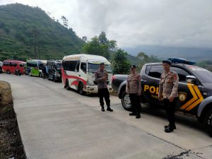 Polsek banjarwangi laksanakan patroli siang