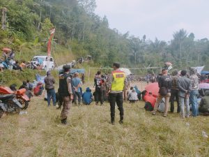 Polsek banjarwangi laksanakan patroli jelang siang hari