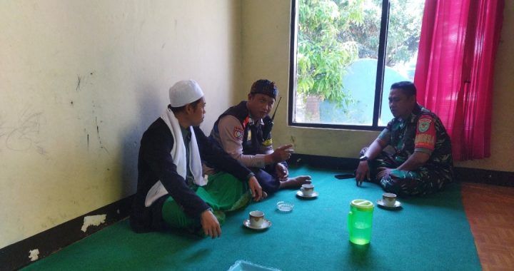 Bhabinkamtibmas Desa Dungusiku Polsek Leuwigoong giat sambang Desa