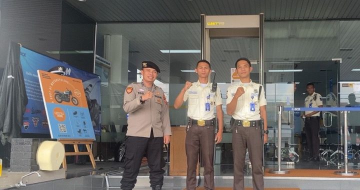 Aipda Yogi Anggota Samapta Polsek Garut Kota Lakukan Patroli Ke Tempat Objek Vital