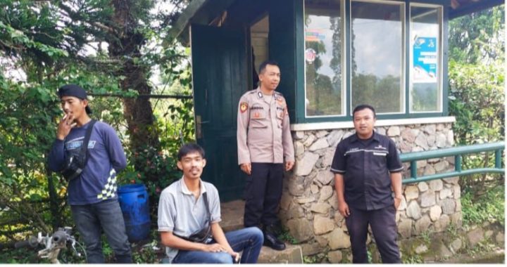 Personil polsek samarang laksanakan patroli ditempat wisata