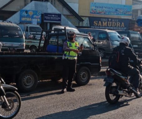 Panit lantas polsek samarang rawan pagi di pasar wisata samarang