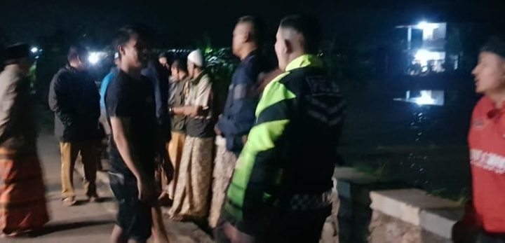 Anggota polsek samarang laksanakan patroli di tempat keramaian