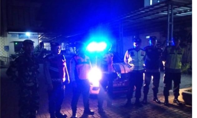 Personil polsek samarang laksanakan patroli lautan biru