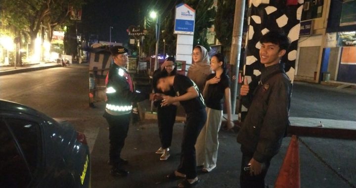 Unit Patroli Samapta Polsek Garut Kota Sambangi Warga Kelurahan Pakuwon