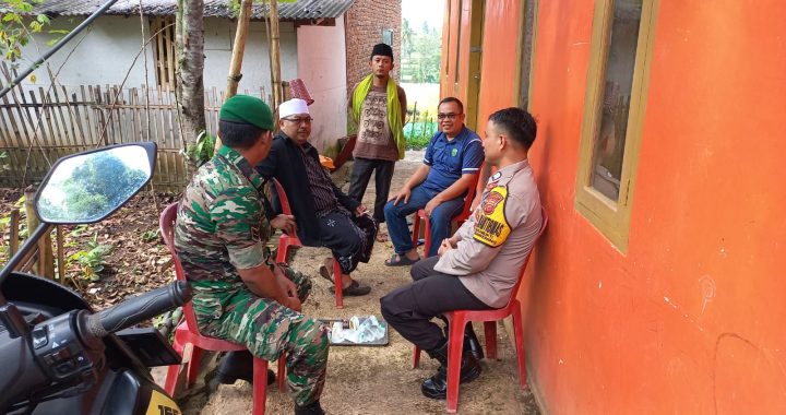 bhabinkamtibmas polsek sukawening laksanakan sambang kamtibmas dan sampaikan pesan pesan kamtibmas