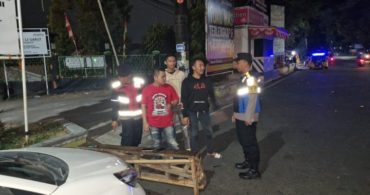 Personil Polsek Tarogong Kidul Laksanakan Tugas KRYD Patroli Presisi “Garut Lautan Biru”