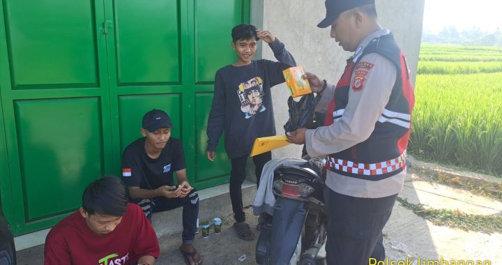 Anggota polsek limbangan melaksanakan rajia knalpot