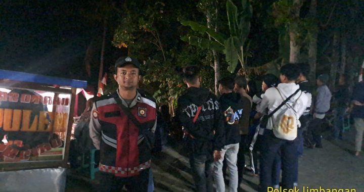 Anggota polsek limbangan melaksanakan patroli krkyd lautan biru di desa ciwangi