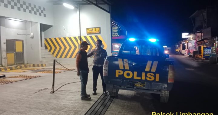 Cegah C3 anggota polsek limbangan berikan himbauan kepada warga yang beraktivitas dimalam hari