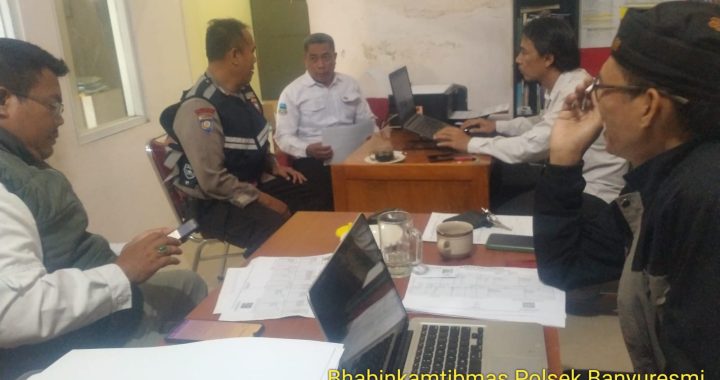 polsek banyuresmi bhabin desa sukamukti sambangi tokoh masyarakat