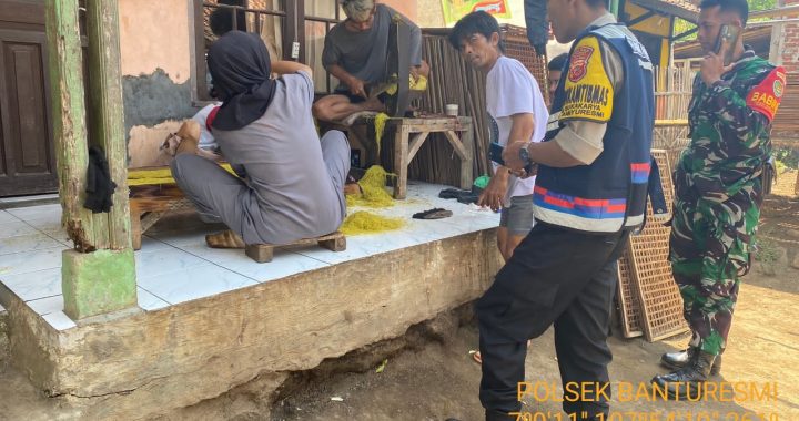 polsek banyuresmi bhabin desa sukakarya ngariung kamtibmas