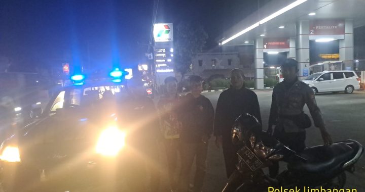 Anggota polsek limbangan melaksanakan patroli krkyd lautan biru di SPBU