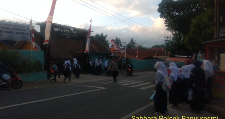 polsek banyuresmi anggota jam rawan agi di smpn banyuresmi