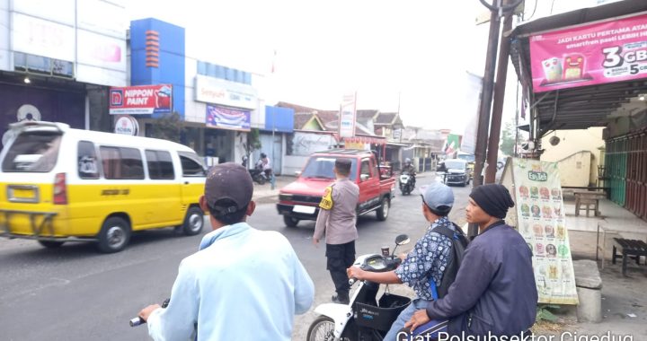 ANTISIPASI KEMACETAN DAN KECELAKAAN, POLSEK BAYONGBONG GIAT GATUR RAWAN PAGI