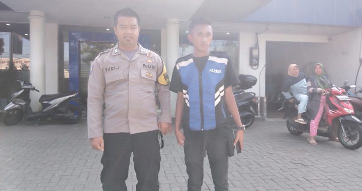 Polsek Cikajang Kegiatan Sambang Di Desa Cikajang