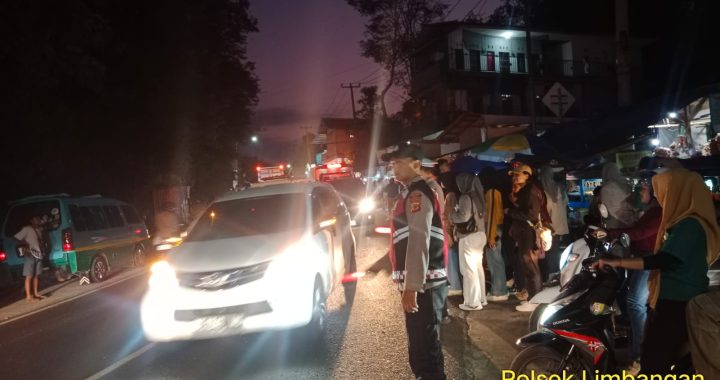 Unit patroli polsek limbangan bantu laksanakan giat pengaturan lalu lintas