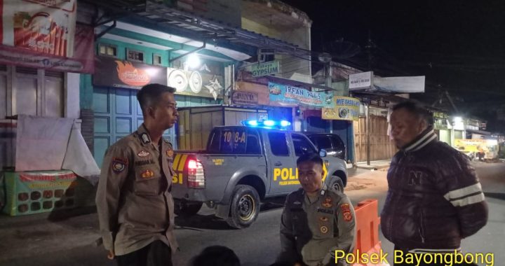 MEMBERIKAN PERLINDUNGAN KEPADA MASYARAKAT ANGGOTA POLSEK BAYONGBONG DAN POLSUBSEKTOR CIGEDUG  GIAT KRYD SILATURAHMI KAMTIBMAS MALAM GARUT LAUTAN BIRU