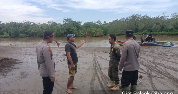 Polsek Cibalong Patroli Mitigasi Bencana Pasca Hujan Deras