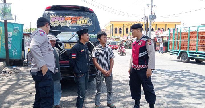 Unit Samapta Polsek Tarogong Kidul Melaksanakan Tugas Patroli Dialogis Siang Untuk Cegah Kejahatan C3