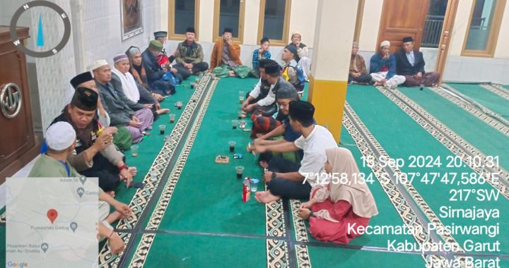 Sambang warga polsek pasirwangi dalam acara maulid Nabi