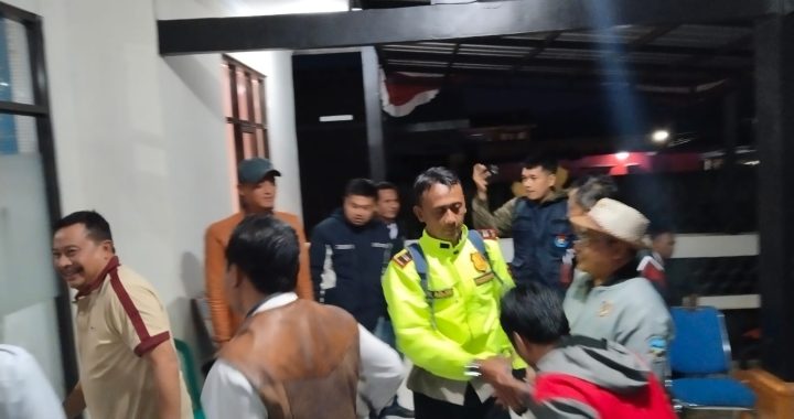 Kapolsek Pasirwangi meninjau langsung Lokasi terdampak bencana gempa